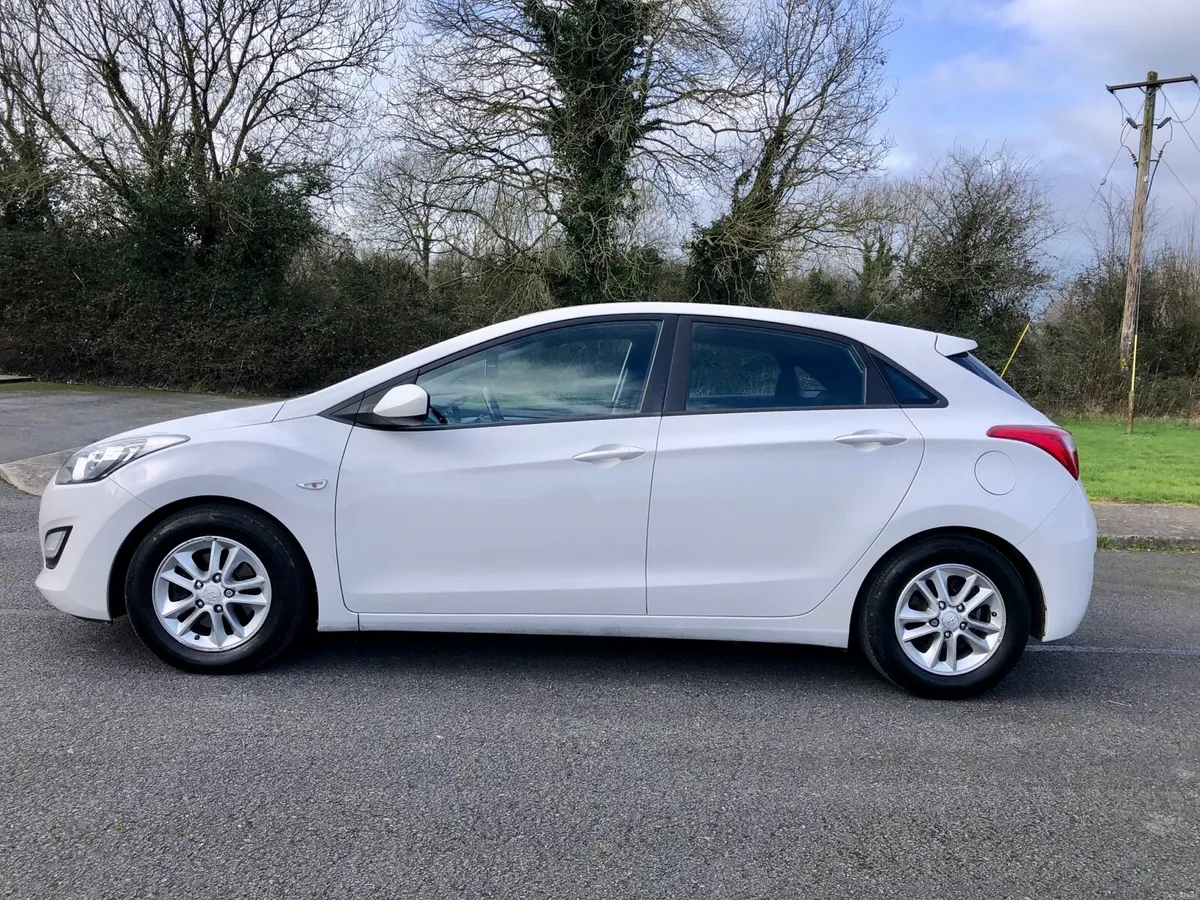 Hyundai i30  automatic  new nct till 18/4/2027 - Image 4