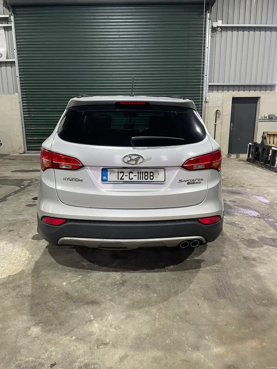 Hyundai Santa Fe 2012 - Image 4