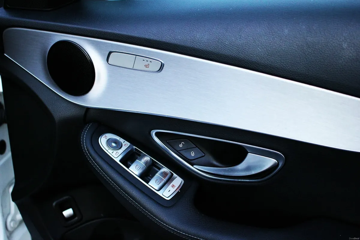 Mercedes C350E Plug-in hybrid/1 OWNER/LOW 97Kkms - Image 4