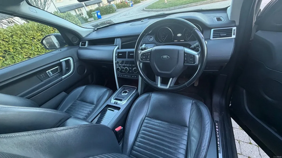 Land Rover Discovery Sport 2017 - Image 1