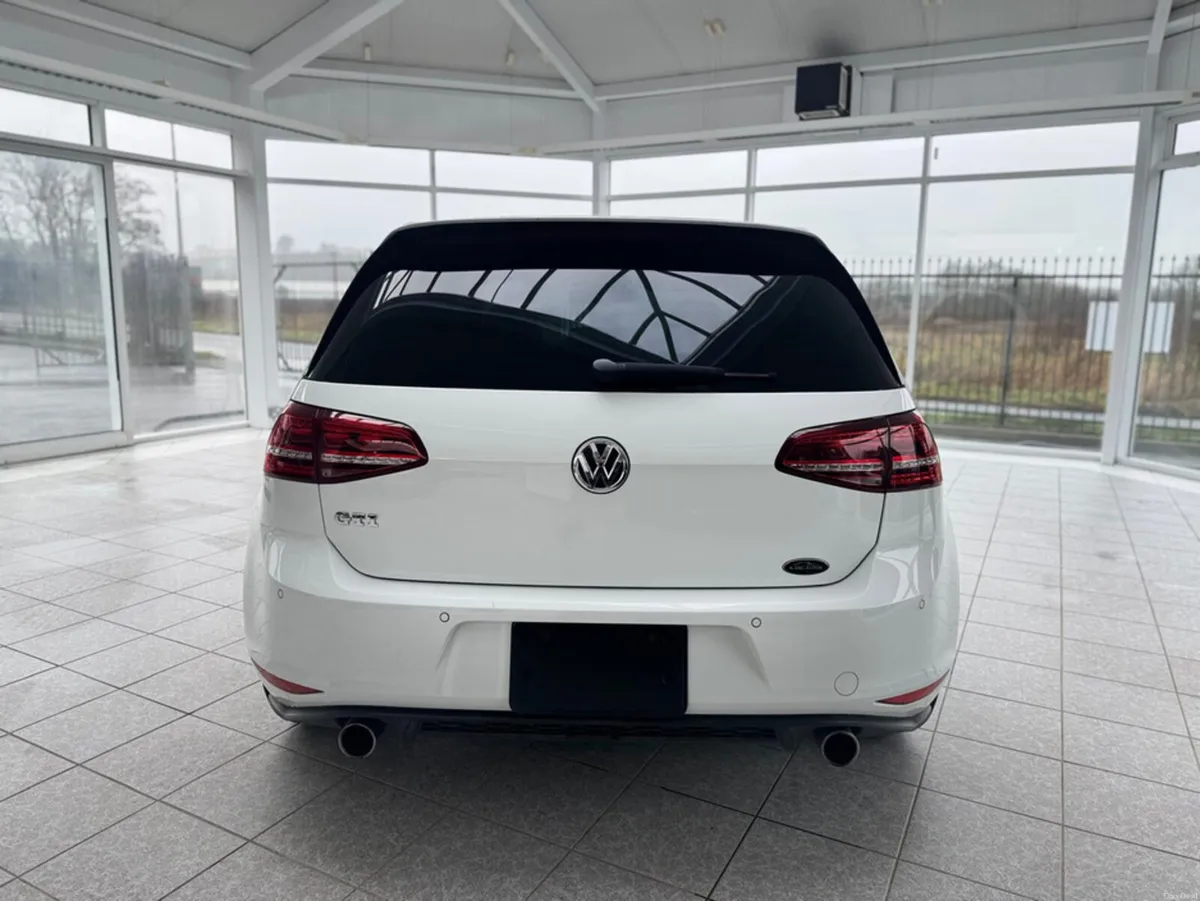 Volkswagen Golf GTI DSG - Image 5