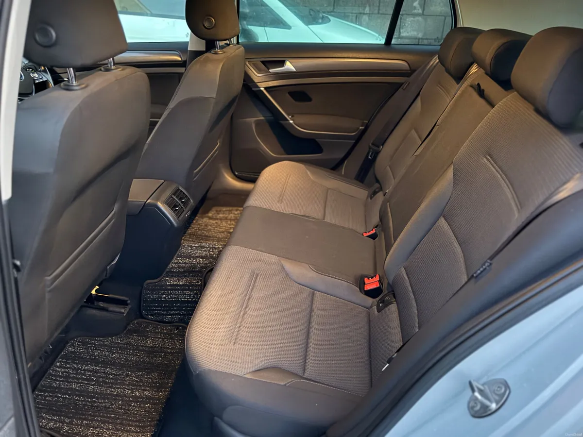 Volkswagen Golf 2018 1.2 Automatic - Image 4