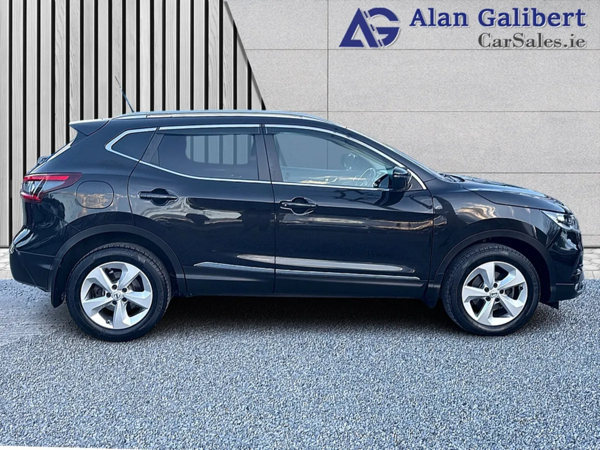 Nissan Qashqai 1.5 DSL SE Glass Roof €86 PW - Image 3