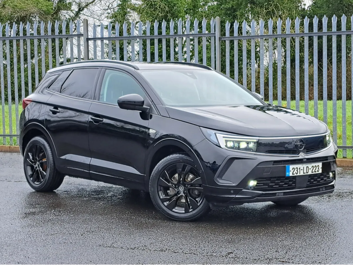 Opel Grandland SRI 1.2TURBO 130BHP **REVERSING CAM - Image 2