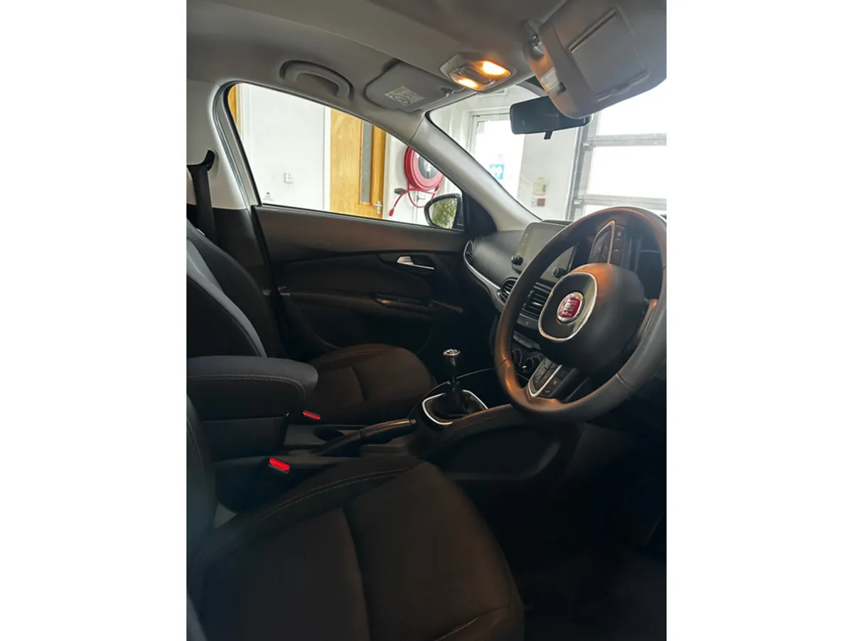 Fiat Tipo HB MIRROR 1.4 95BHP 7DR - Image 3
