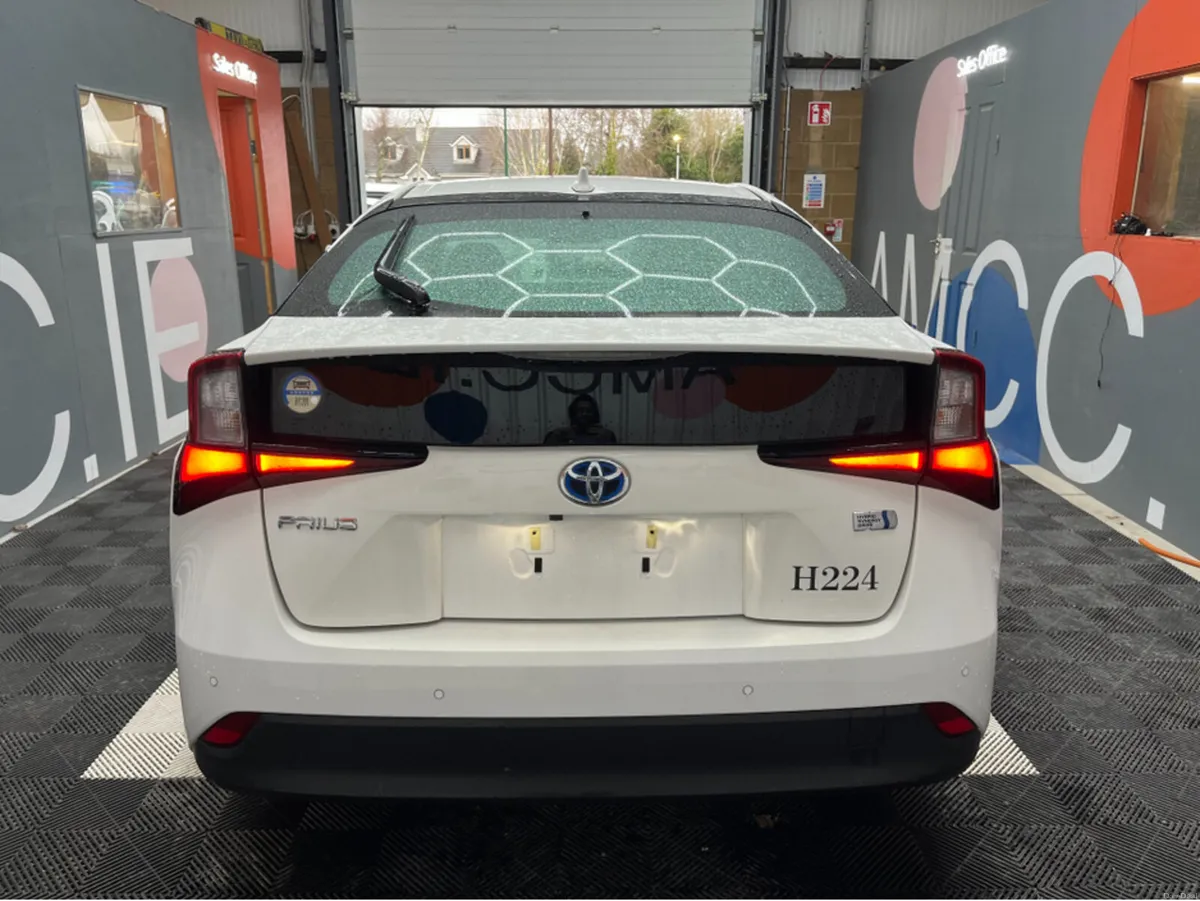 Toyota Prius €21950 2022 TOYOTA PRIUS S 1.8 AUTOMA - Image 3
