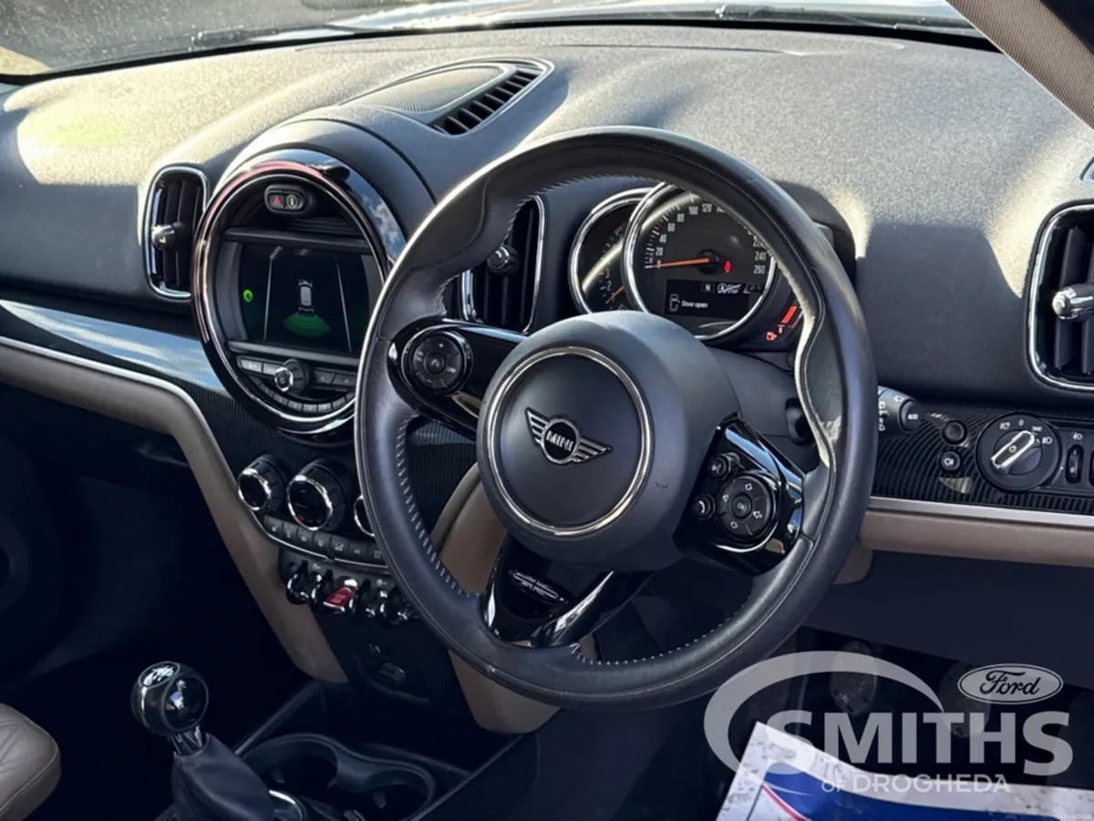 Mini Countryman COOPER EXCLUSIVE 1.5 135PS - Image 2