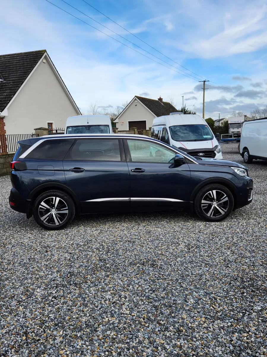 Peugeot 5008 7 Seater Low Mileage - Image 4
