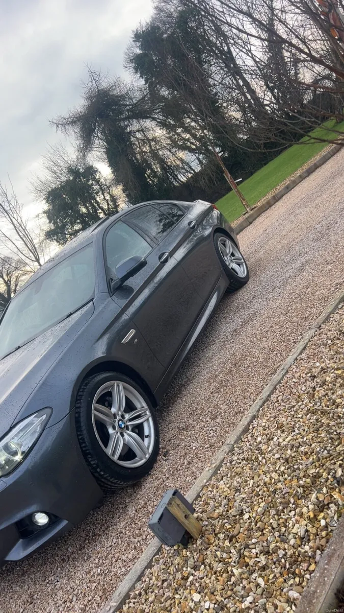 BMW 5-Series 2016 - Image 2