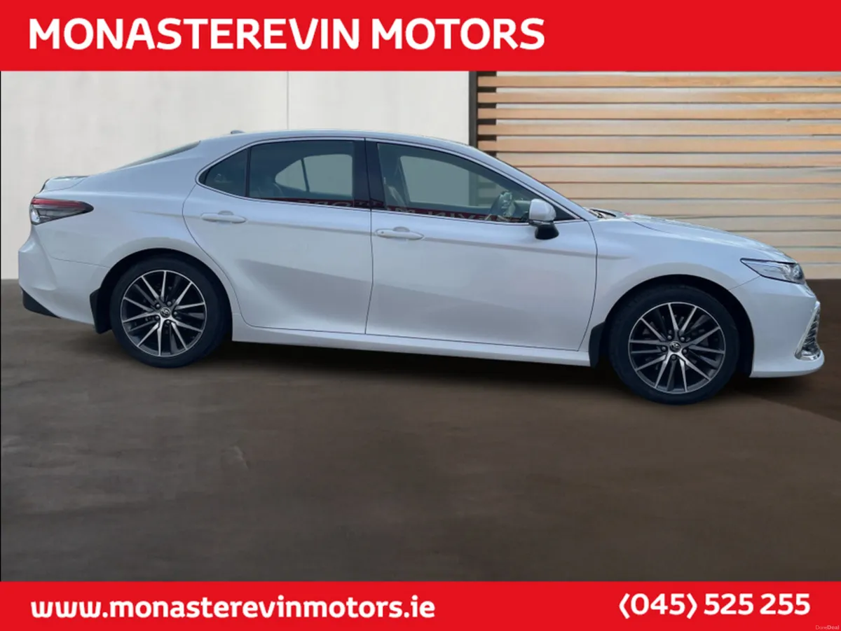 Toyota Camry PLATINUM EDITION 4 4DR AUTO - Image 3