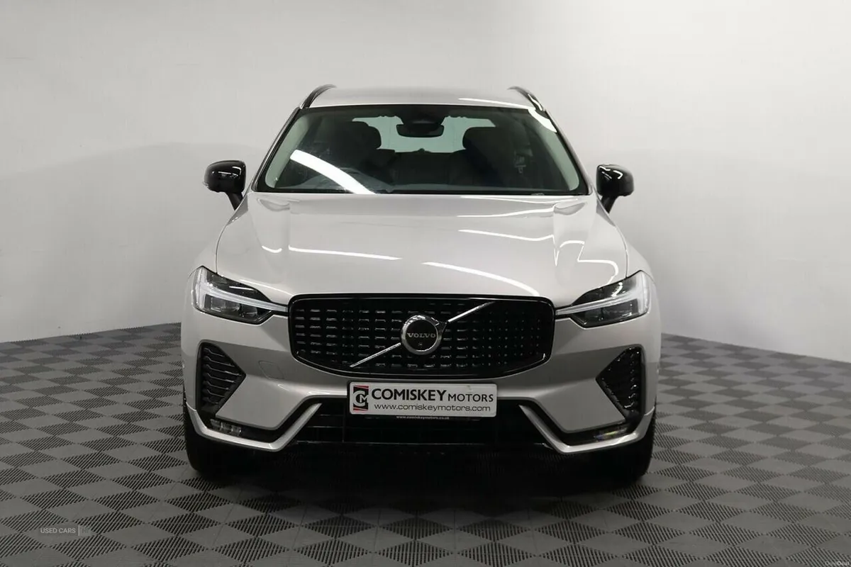 Volvo XC60 B4 MHEV Plus - Image 2