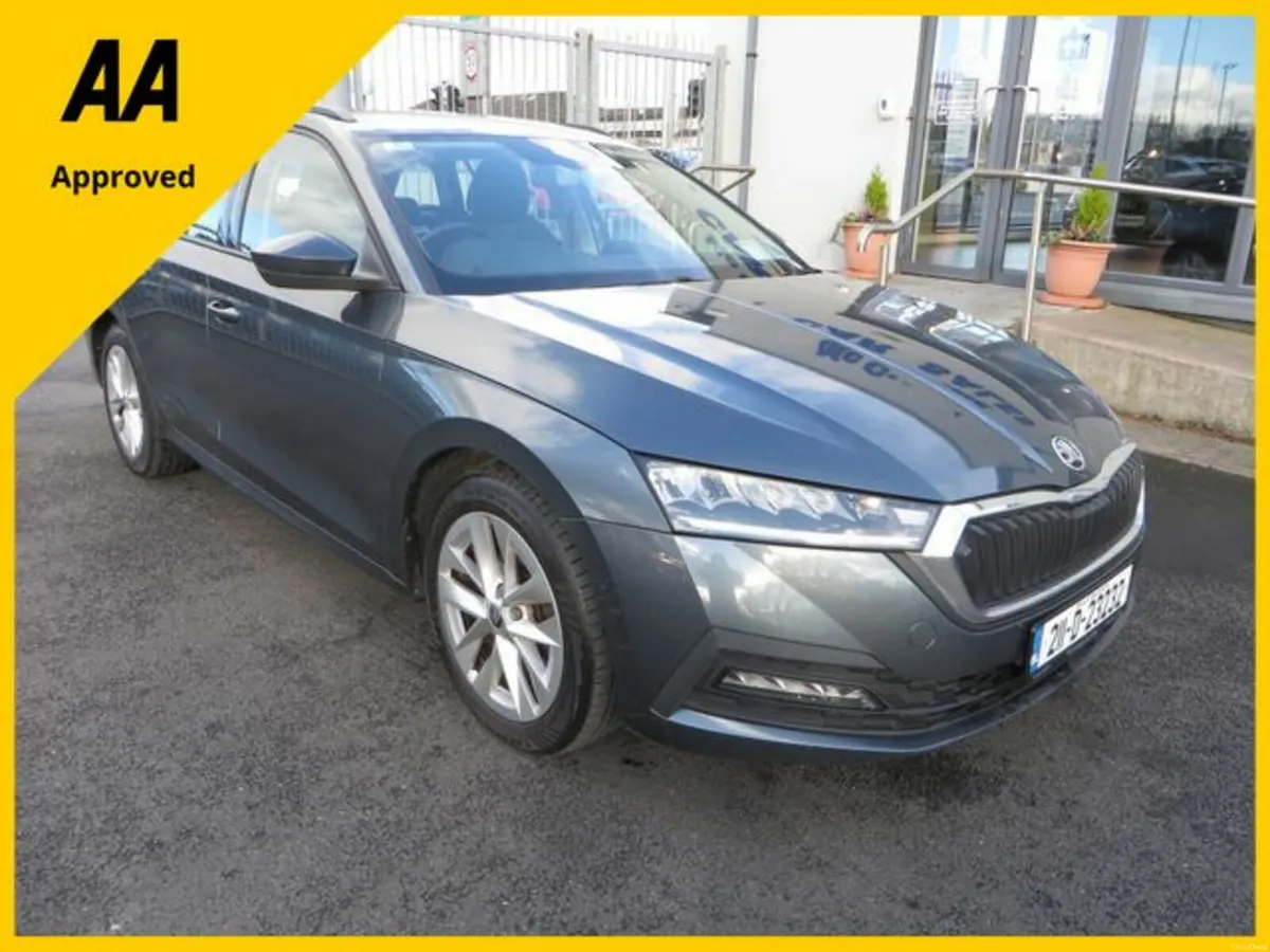 Skoda Octavia AMB 2.0tdi 115HP 4DR - Image 1