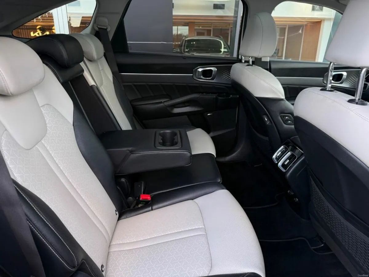 Kia Sorento Phev K4 MY22 6DR Auto - Image 4