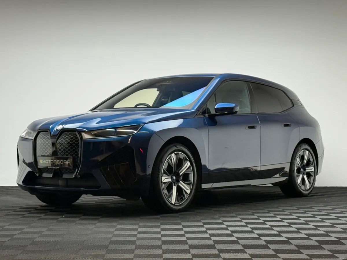 BMW iX 40 M SPORT XDRIVE - Image 3