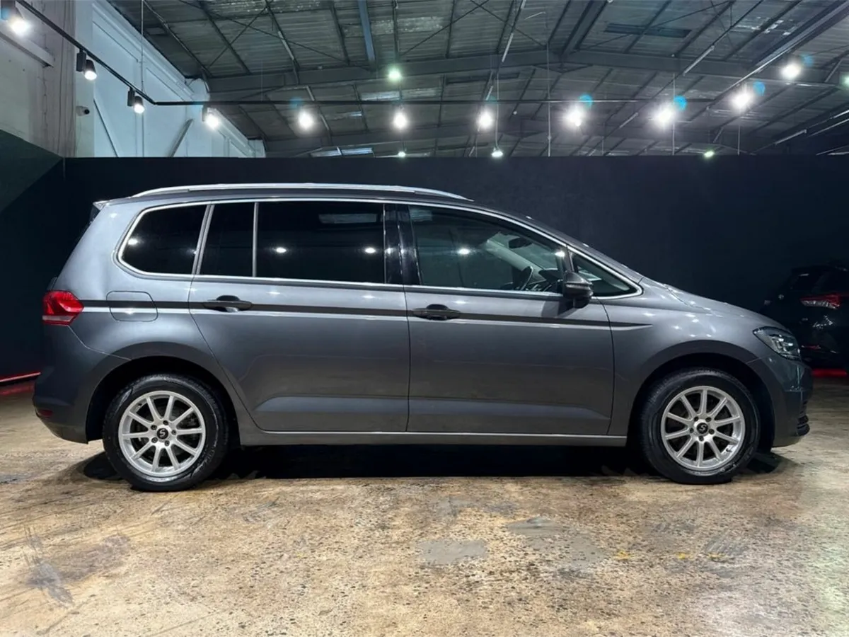 Volkswagen Touran 1.4 AUTOMATIC - 7 SEATER - ALLOY - Image 3