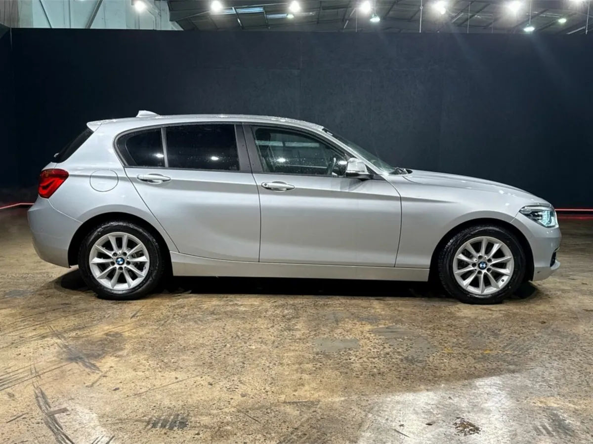 BMW 1-Series 118 STYLE EDITION - WHITE HALF LEATHE - Image 3