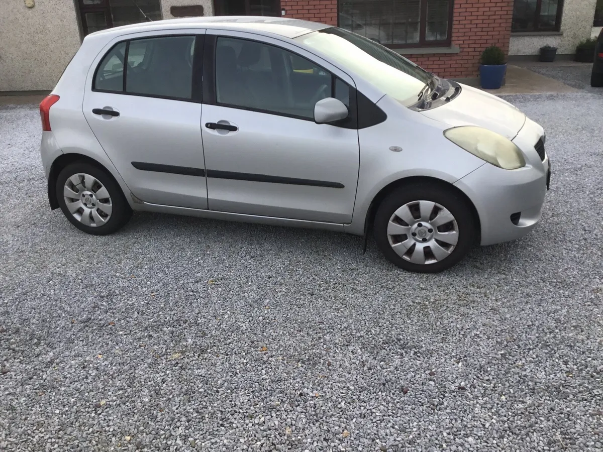 Toyota Yaris 2006 - Image 3