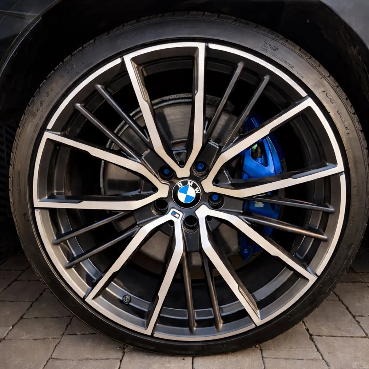 BMW 5 SERIES M SPORT HYBRID PETROL - IMMACULATE - Image 4