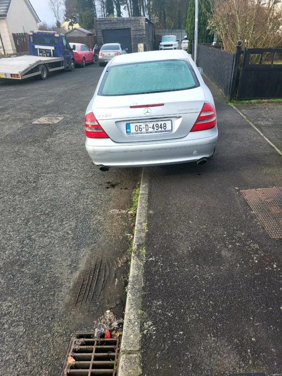 Mercedes e class - Image 3