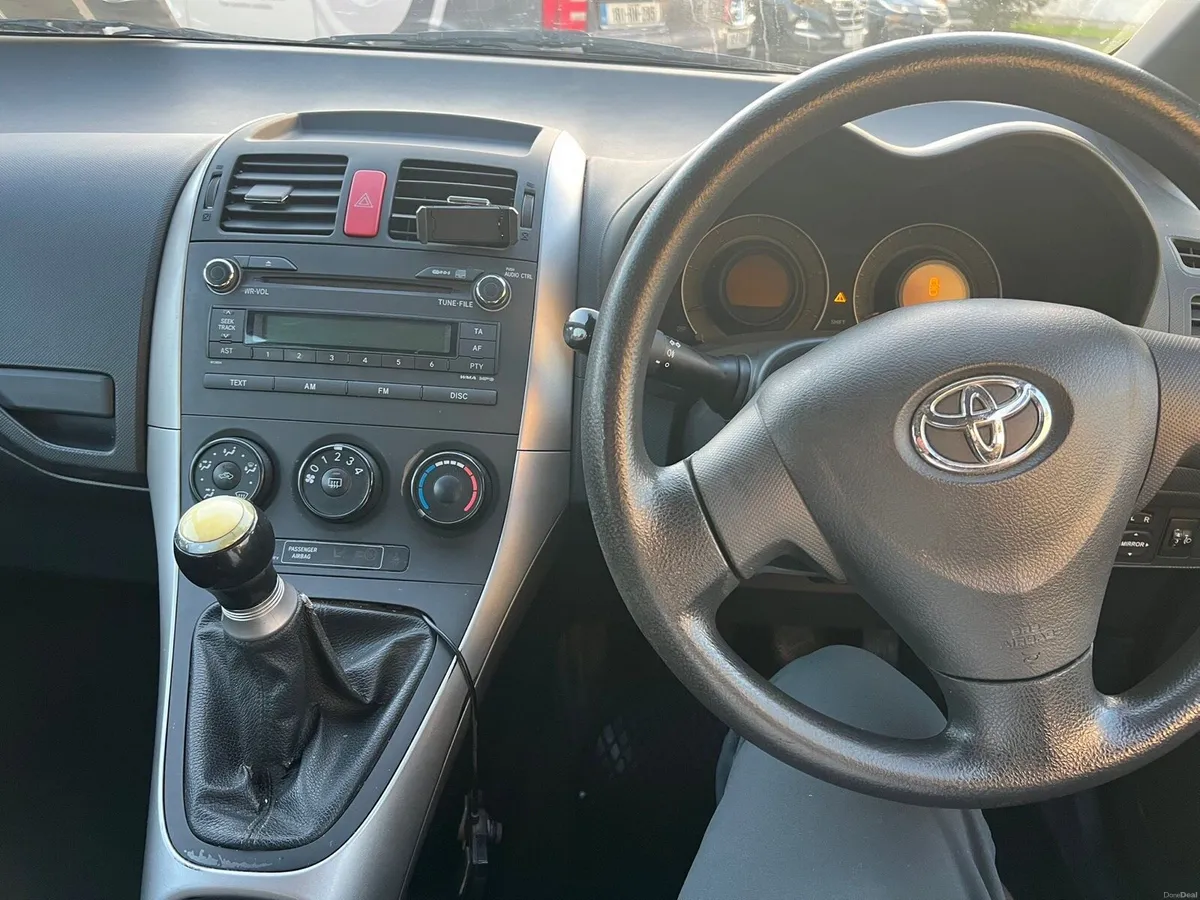Toyota auris - Image 2