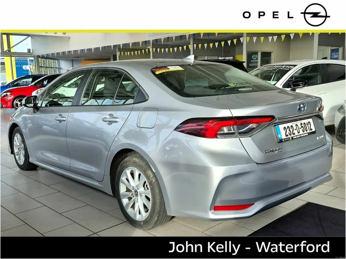 Toyota Corolla 1.8 Hybrid Luna Saloon - Image 4