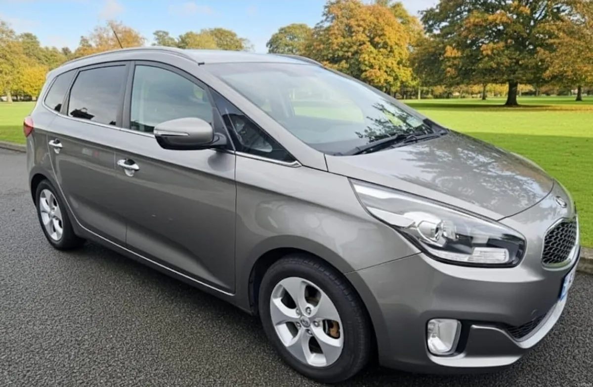 Kia Carens 2015 in immaculate condition with Nct - Image 2