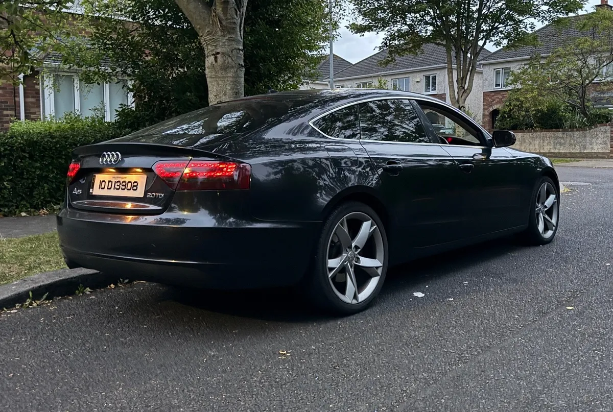 Audi A5 2010 - Image 2