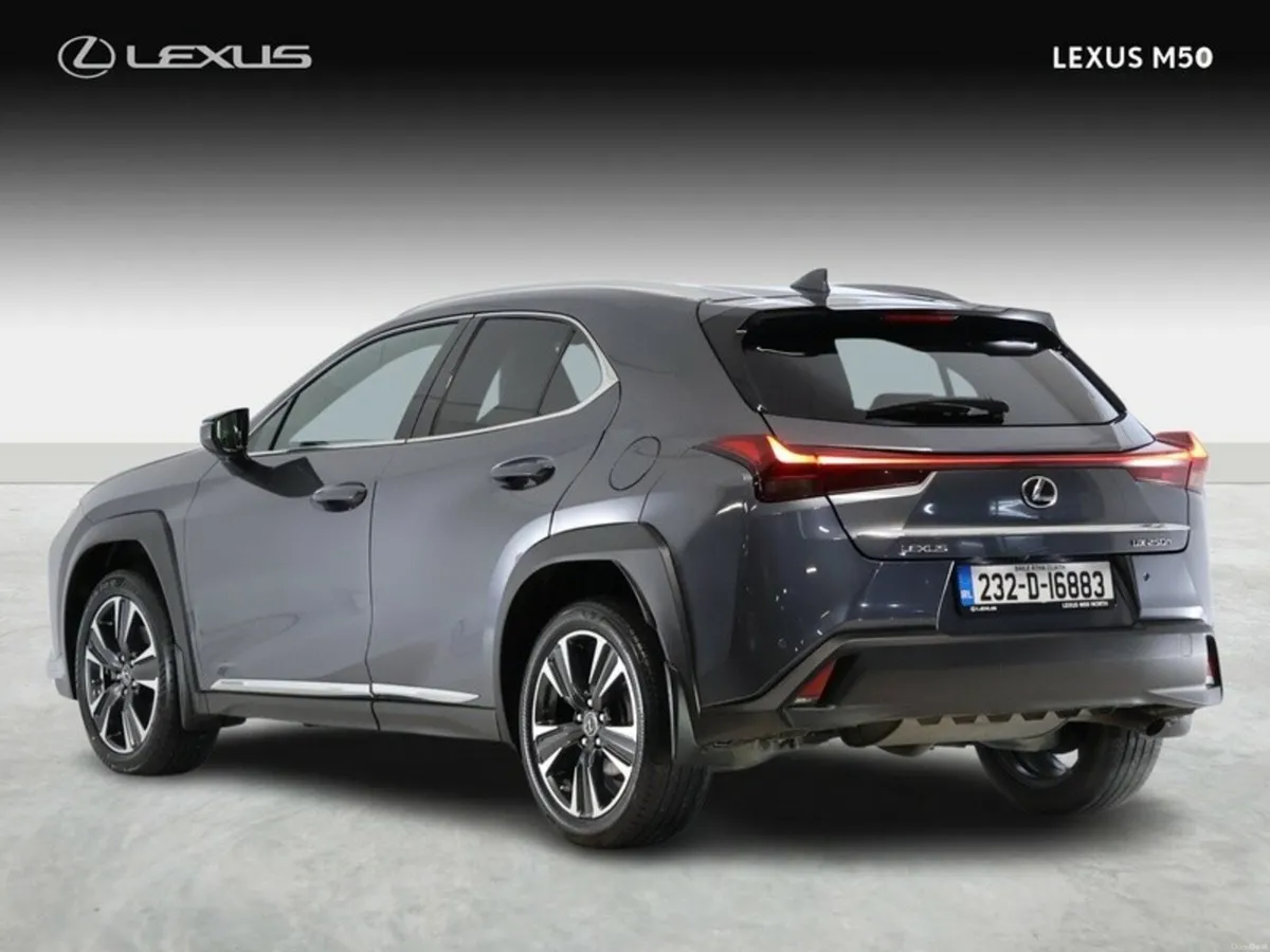 Lexus UX Dynamic - Image 3