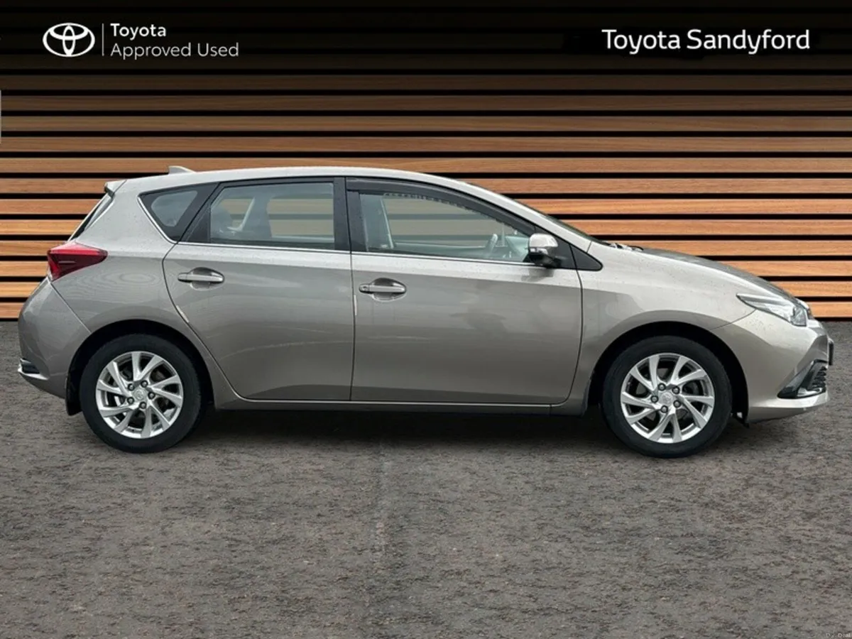 Toyota Auris 1.2T LUNA // AIR CON // BLUETOOTH // - Image 3