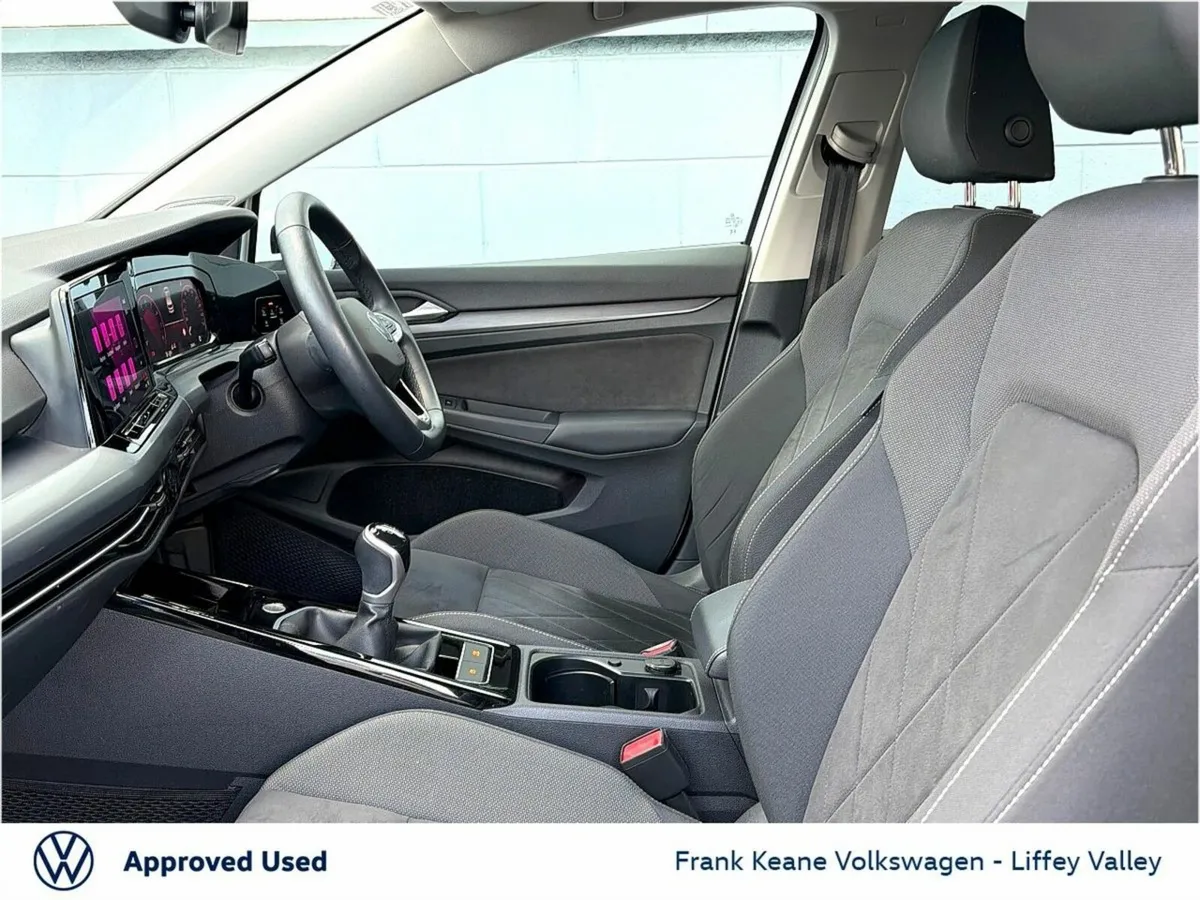 Volkswagen Golf STYLE 1.5 TSI 130HP *WHITE* *HEATE - Image 4