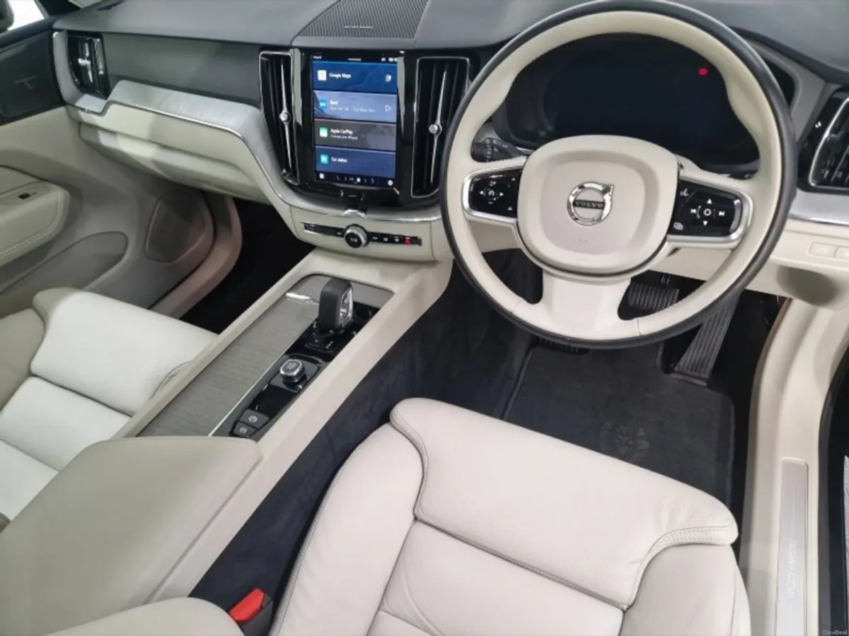 Volvo XC60 T6 PHEV Plus Bright - Image 4