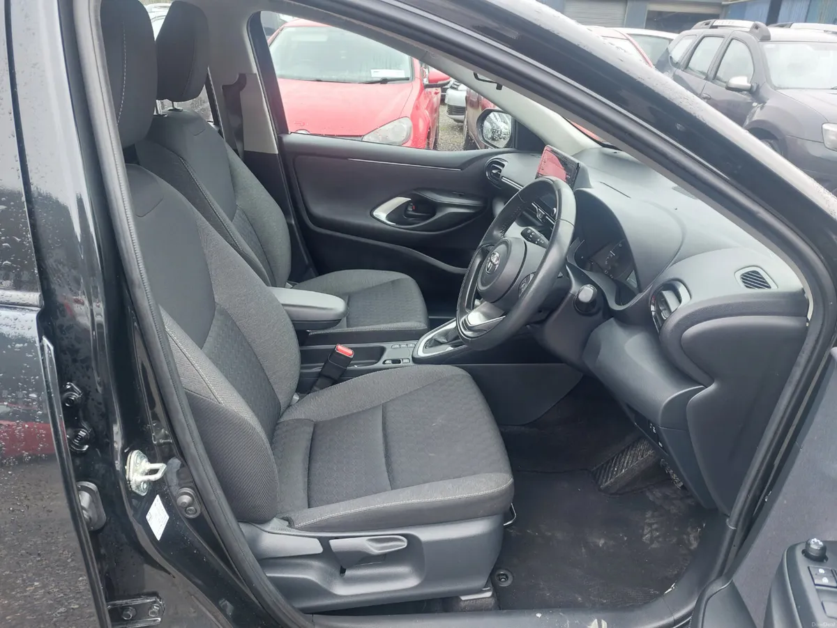 Toyota Yaris 2023 - Image 3