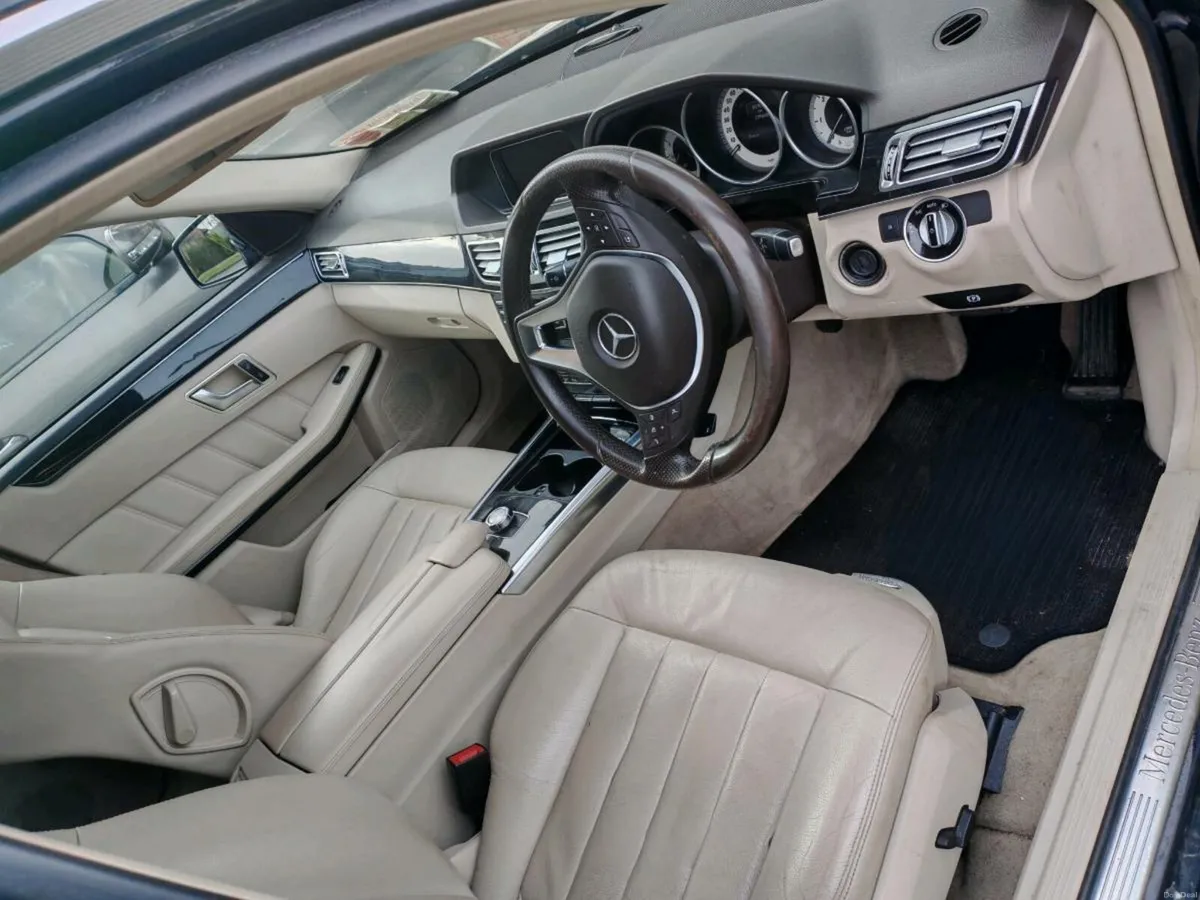 Mercedes E220 CDI Estate - Image 4