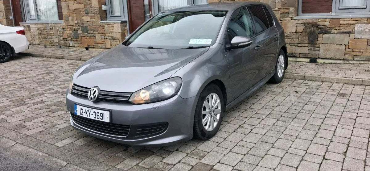 2012 Volkswagen Golf - Image 2