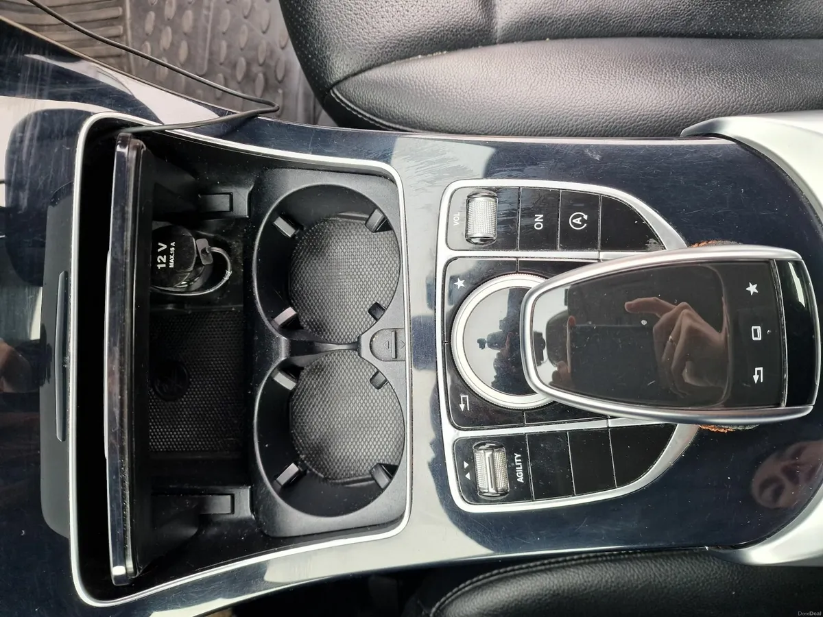 Mercedes-Benz C-Class 2015 - Low Price - Image 2