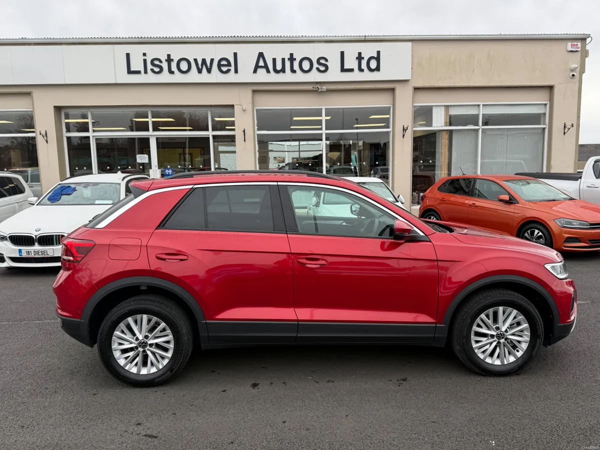 232 VW T-ROC ACTIVE 1.5 PETROL AUTOMATIC - Image 1