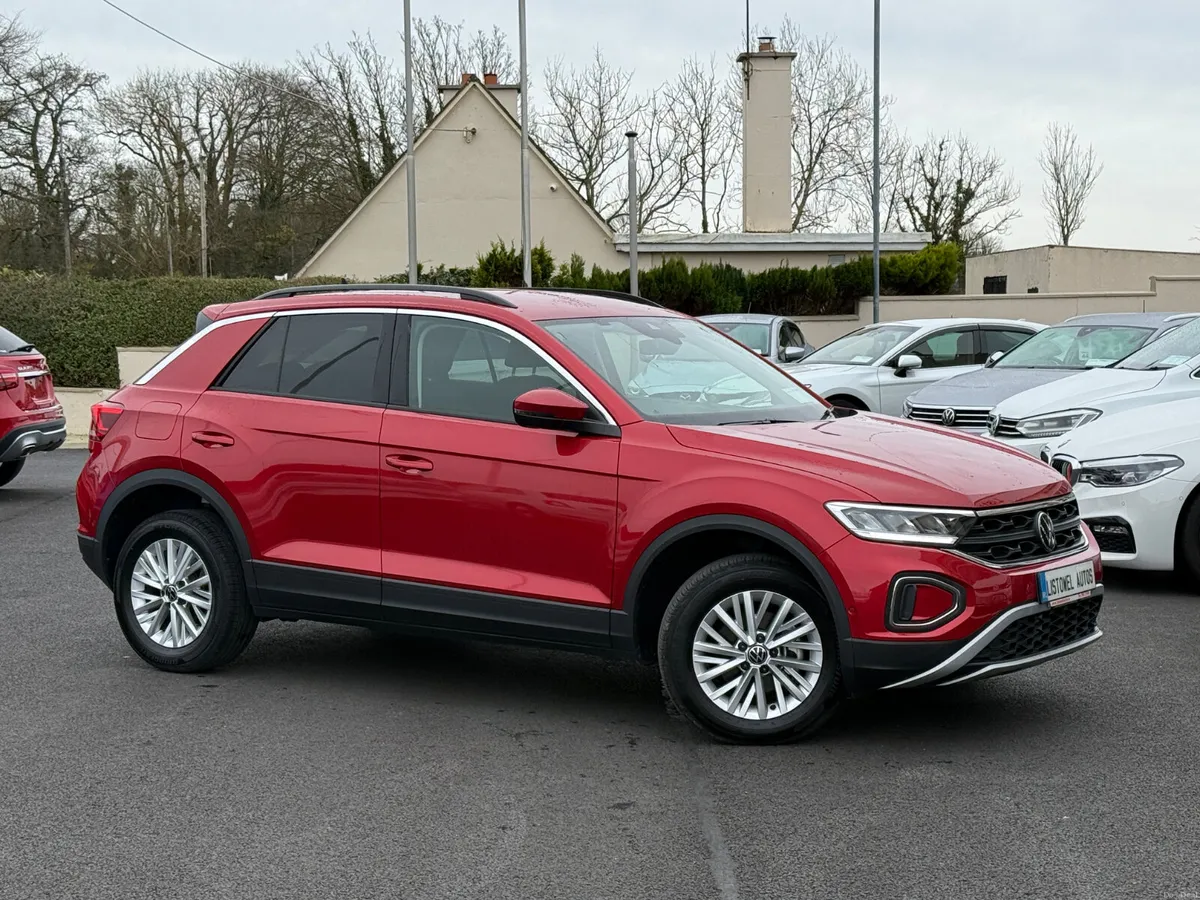 232 VW T-ROC ACTIVE 1.5 PETROL AUTOMATIC - Image 2