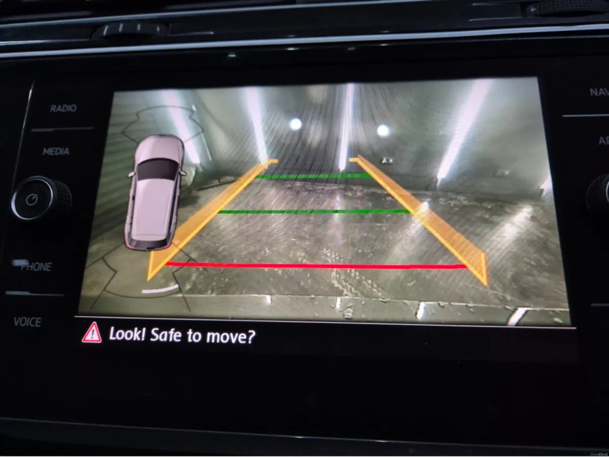 Volkswagen Tiguan R-LINE 2.0 TDI MANUAL 6SPEED FWD - Image 4