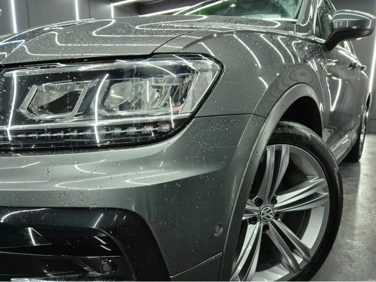 Volkswagen Tiguan R-LINE 2.0 TDI MANUAL 6SPEED FWD - Image 2