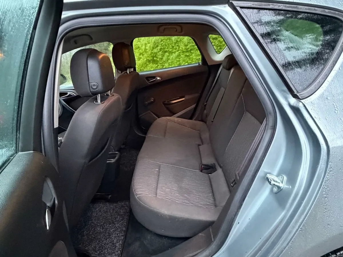 Opel Astra - Image 6