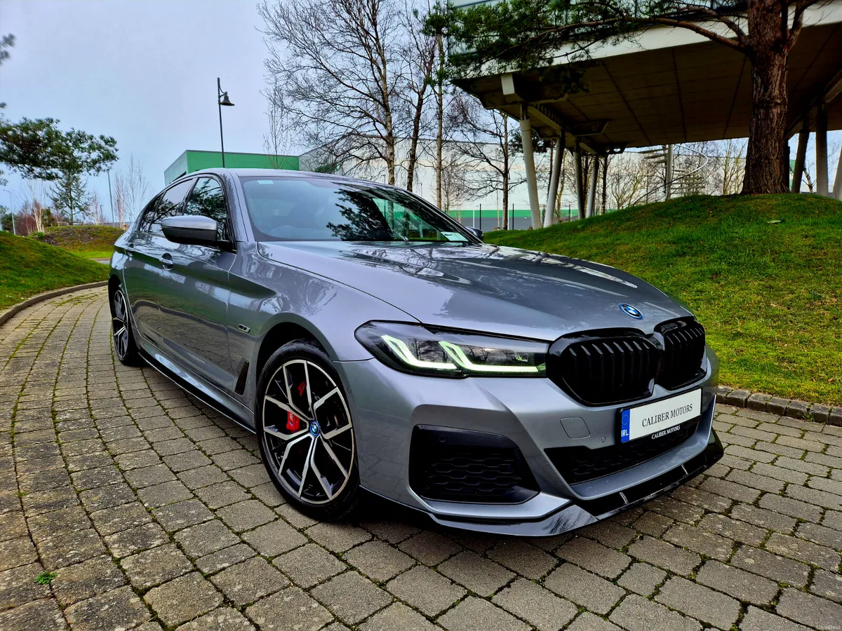 231 BMW 530e M-SPORT M-PERFORMANCE HARMON KARDON - Image 1