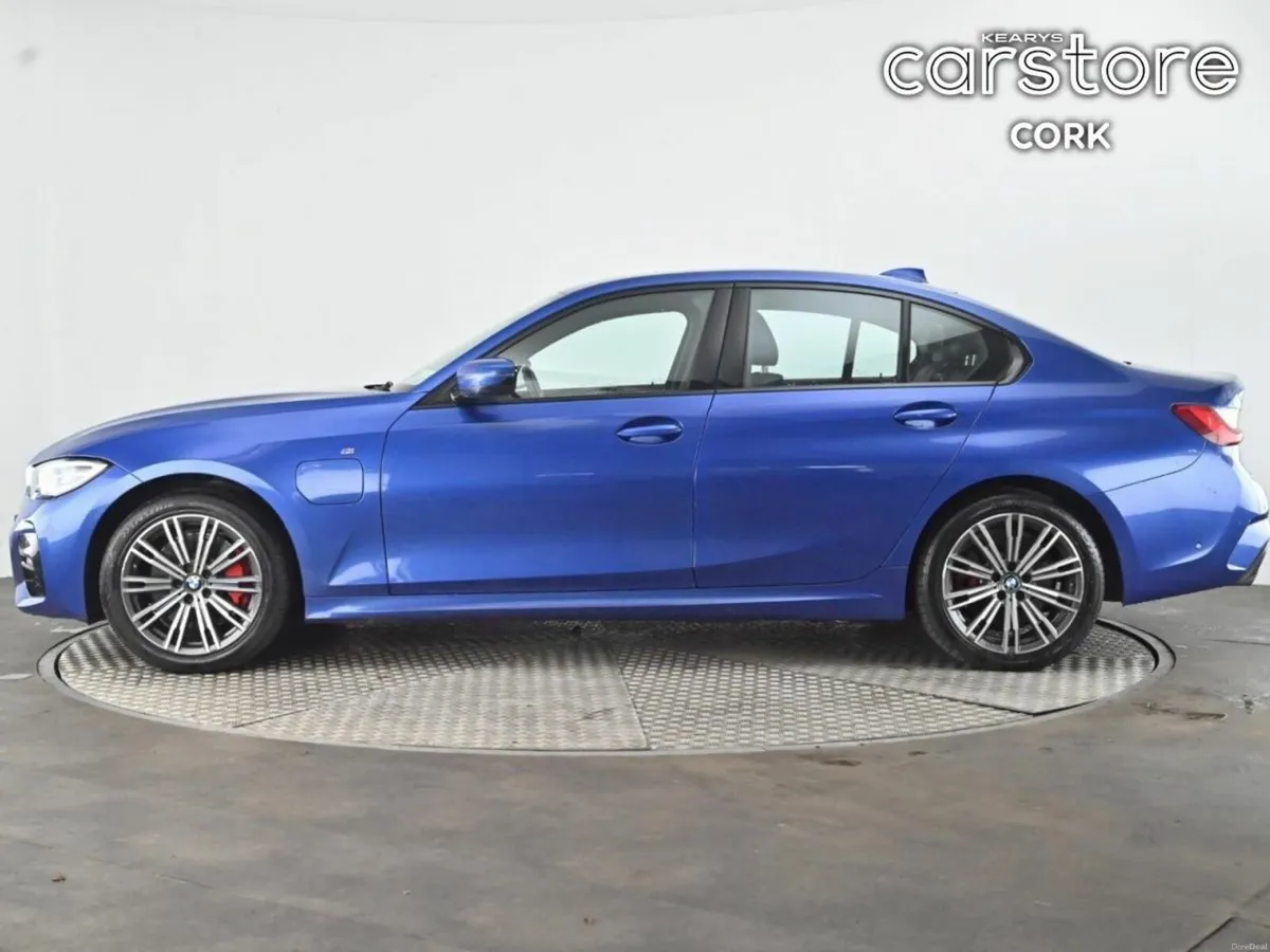 BMW 3-Series 330e M Sport Auto - Image 6
