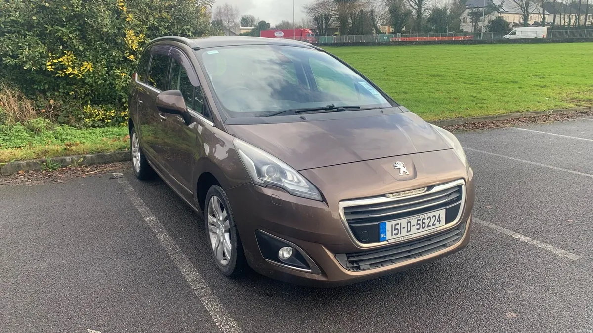 Peugeot 5008 2015 Automatic  5950€ - Image 3