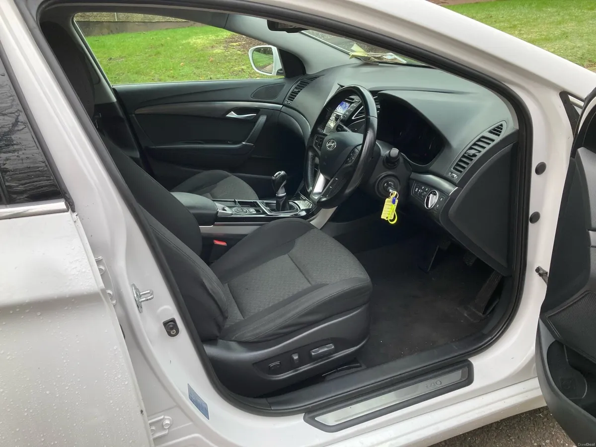 2015 Hyundai i40 1.7 Diesel Saloon - Image 4