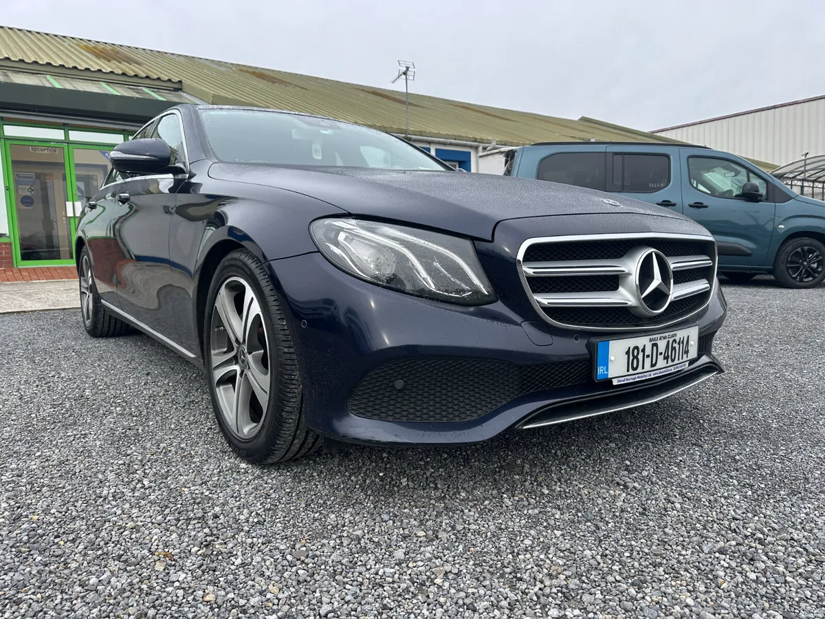 **Mercedes E220 Avantgarde Top Spec** - Image 2