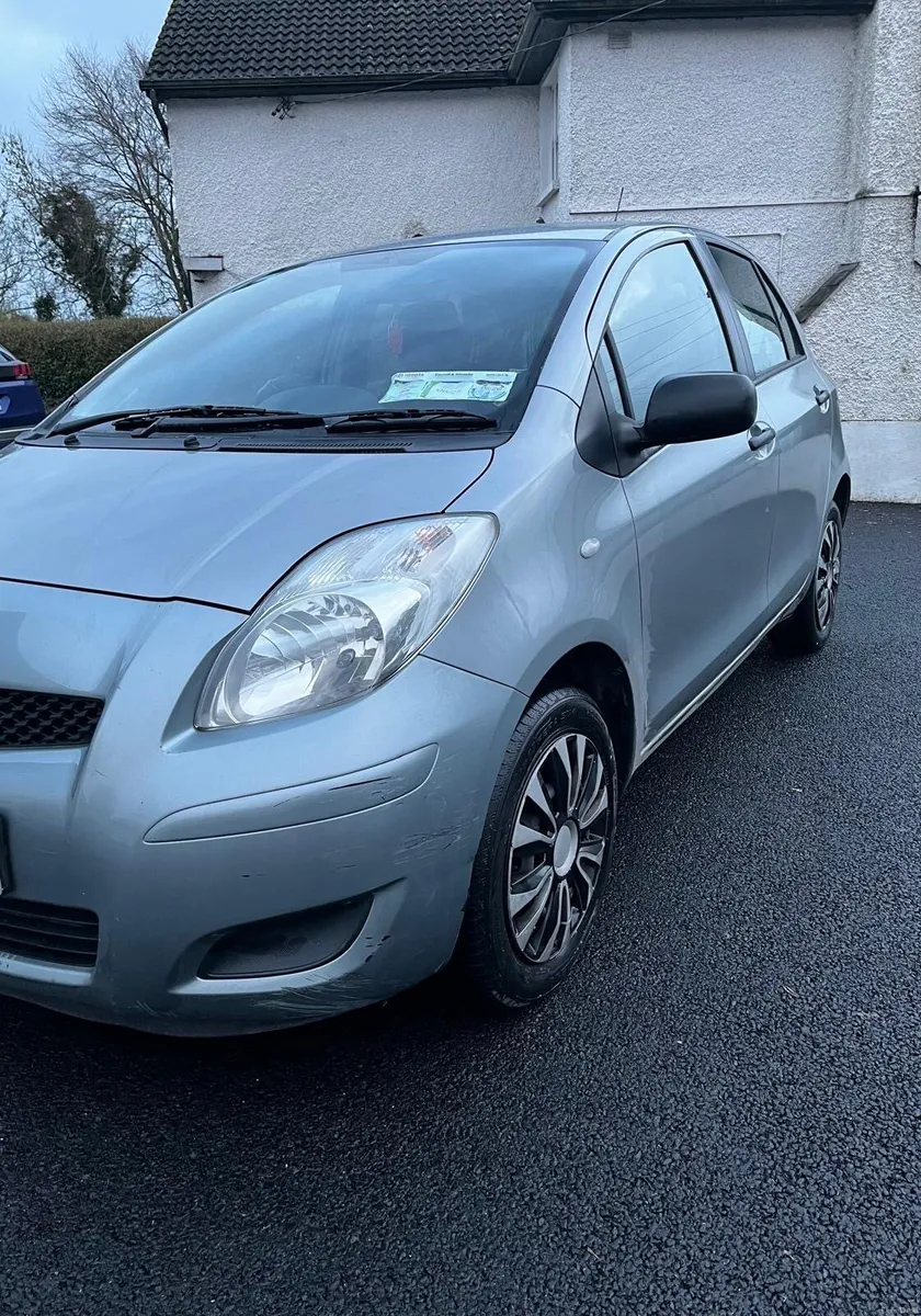 2011 Toyota Yaris - Image 3