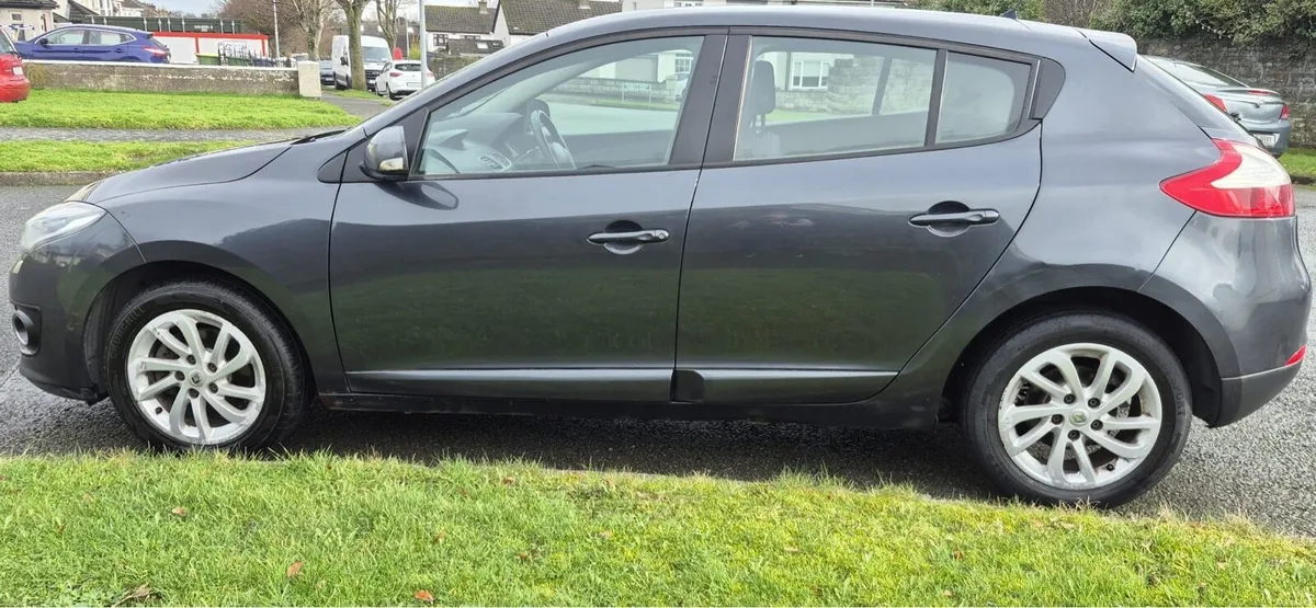 142 Renault Megane Dynamic NCT 11/26 - Image 3