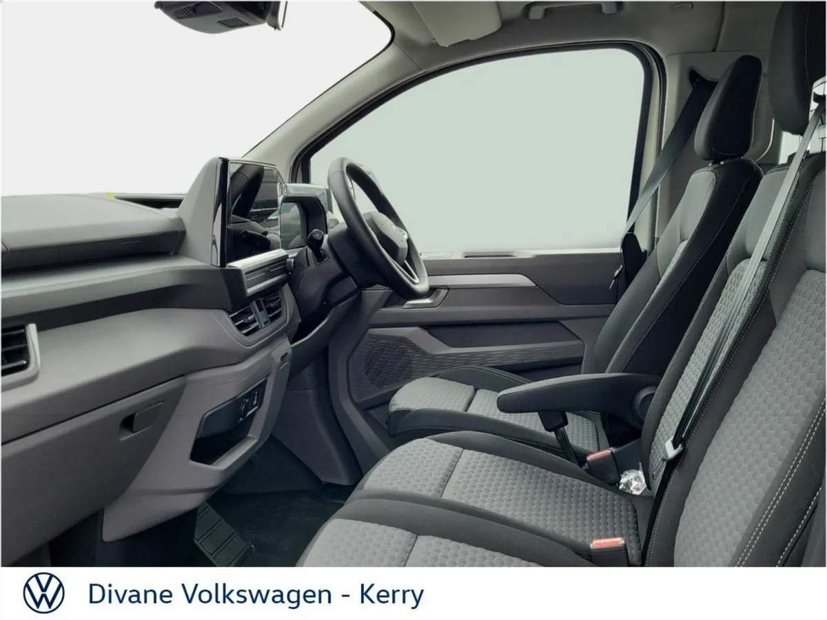 Volkswagen Caravelle E-CARAVELLE LIFE LWB 218HP 9 - Image 4