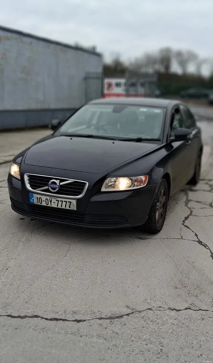 2010 volvo S40 1.6 diesel Taxed - Image 3