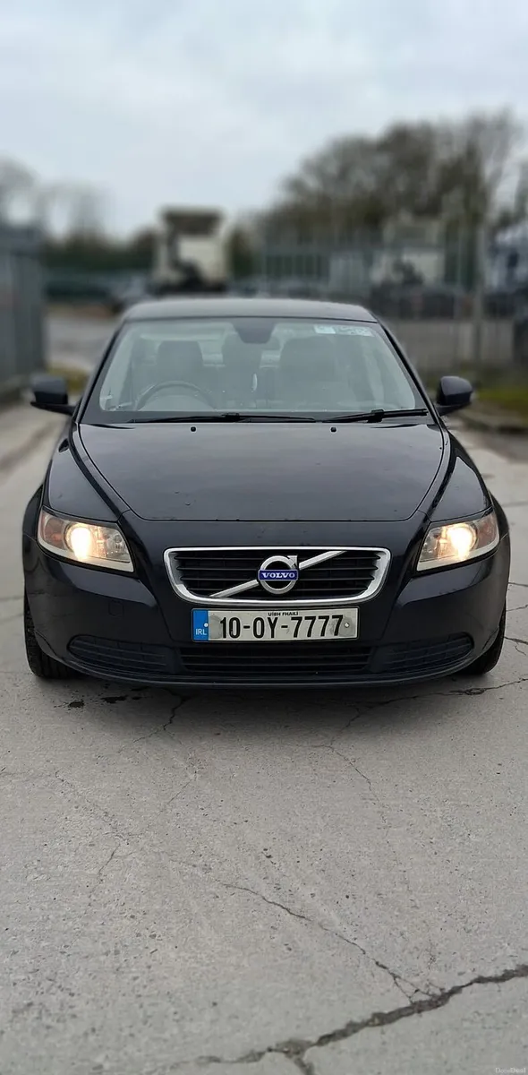 2010 volvo S40 1.6 diesel Taxed - Image 1